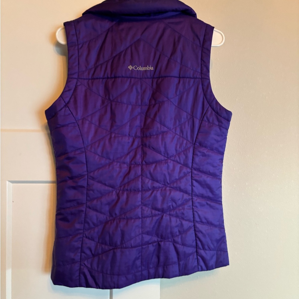 Columbia Purple Quilted Vest with Water-Resistant Fabric